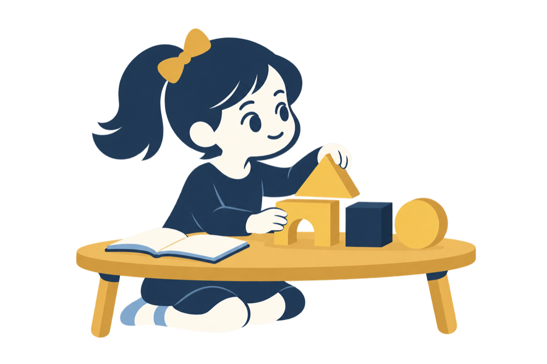 La niña de eqai prueba cómo combinar unas piezas de construcción, con un cuaderno abierto a su lado.